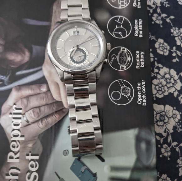 Michael kors men watch 42mm - Picture 2 of 14